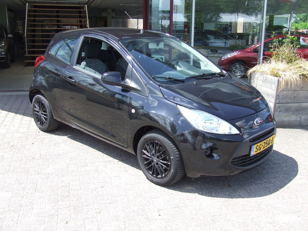 30879568